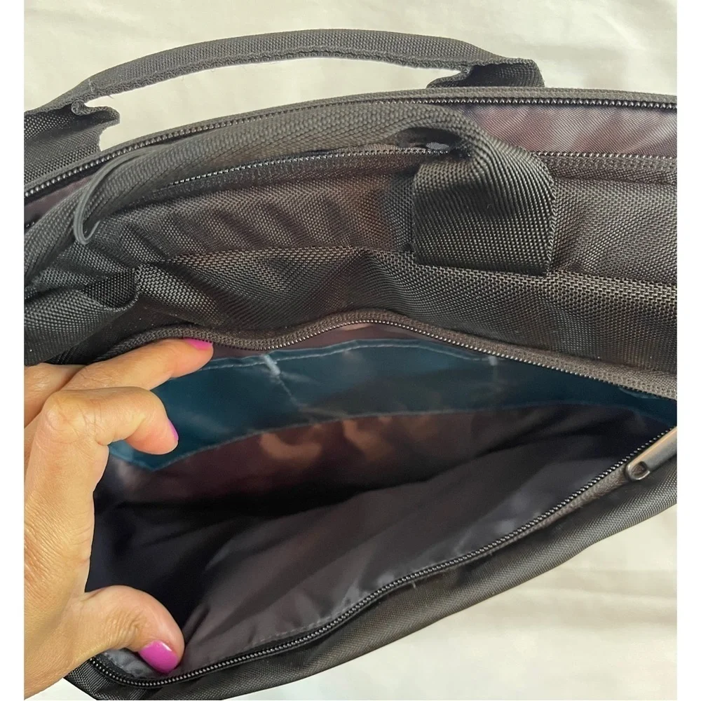 Black Laptop Case New With Zipper Closure